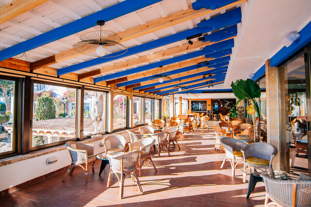 Imagen del bar/restaurante del Hotel Roger De Flor Seleqtta. Foto 2