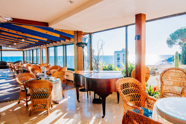 Imagen del bar/restaurante del Hotel Roger De Flor Seleqtta. Foto 3