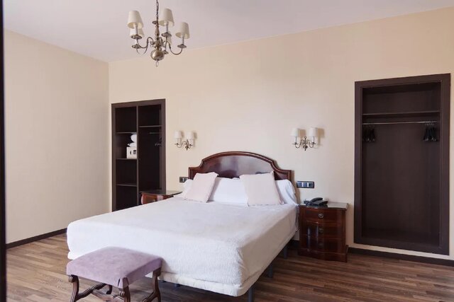 Imagen de la habitación del Hotel Roger De Flor Seleqtta. Foto 20