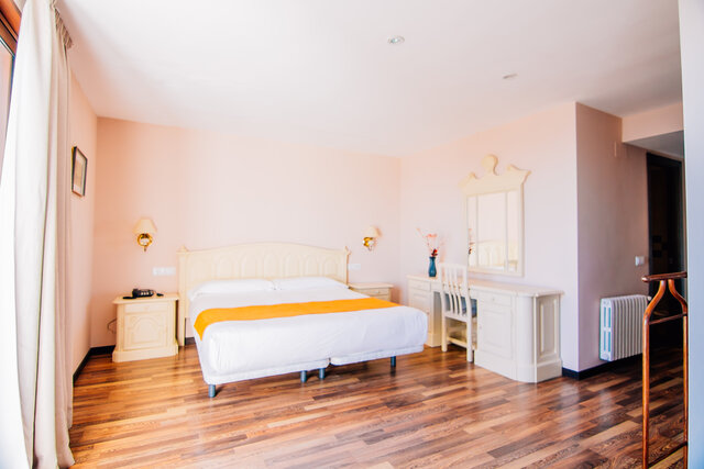 Imagen de la habitación del Hotel Roger De Flor Seleqtta. Foto 26