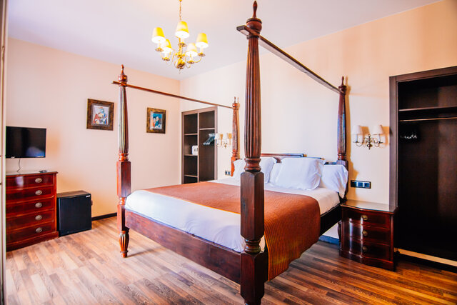 Imagen de la habitación del Hotel Roger De Flor Seleqtta. Foto 32