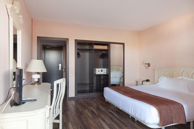 Imagen de la habitación del Hotel Roger De Flor Seleqtta. Foto 39