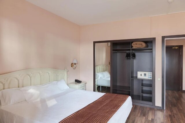 Imagen de la habitación del Hotel Roger De Flor Seleqtta. Foto 40