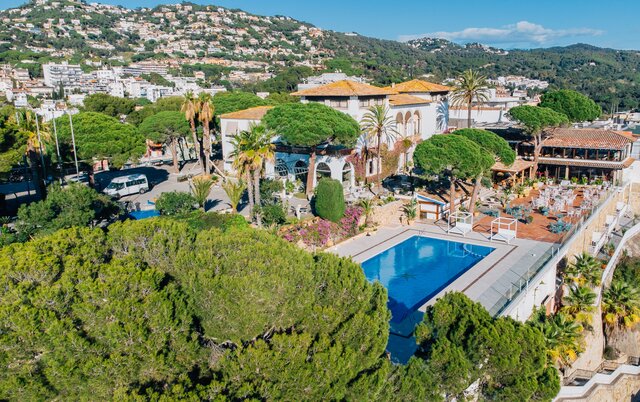 Imagen de la piscina del Hotel Roger De Flor Seleqtta. Foto 75