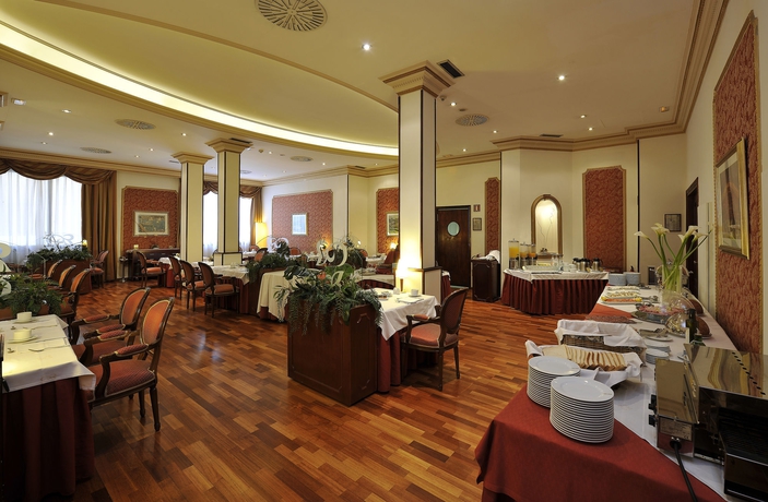 Imagen del bar/restaurante del Hotel Roger De Lluria Barcelona. Foto 3