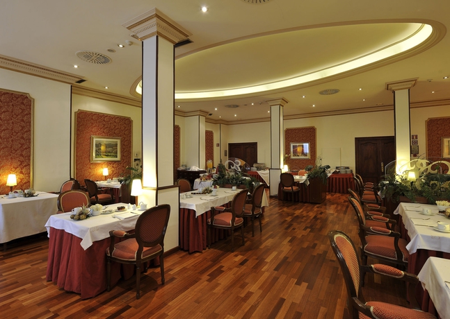 Imagen del bar/restaurante del Hotel Roger De Lluria Barcelona. Foto 6