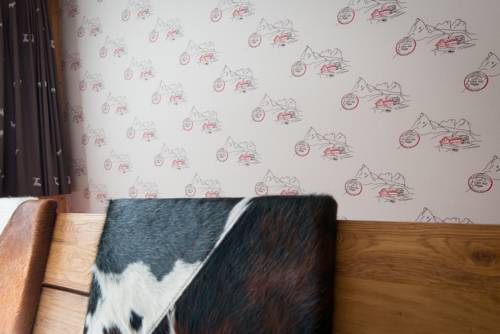 Imagen de la habitación del Hotel Roggerli. Foto 6