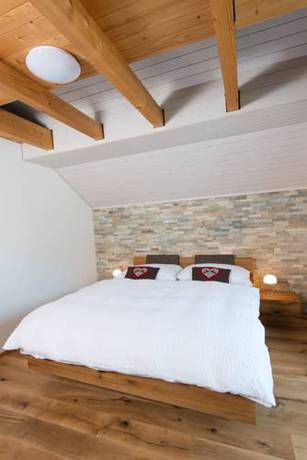 Imagen de la habitación del Hotel Roggerli. Foto 16