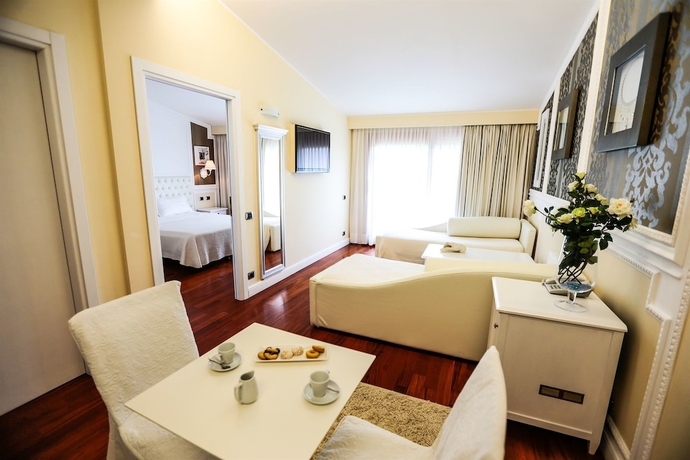 Imagen de la habitación del Hotel R&ograve;seo Euroterme Wellness Resort. Foto 8