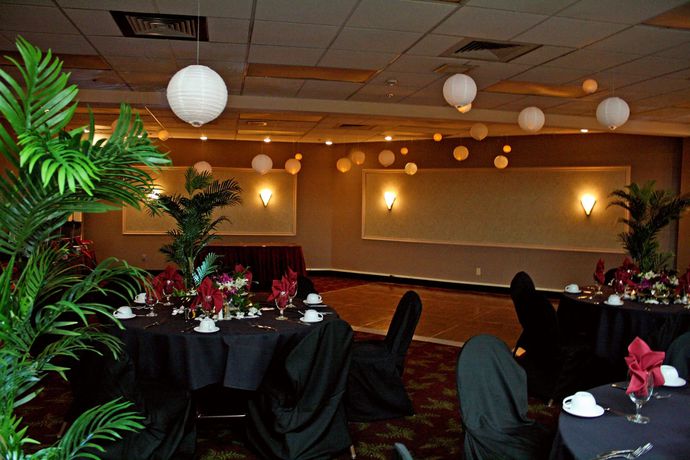 Imagen de los interiores del Hotel Rogue Regency Inn and Suites. Foto 10