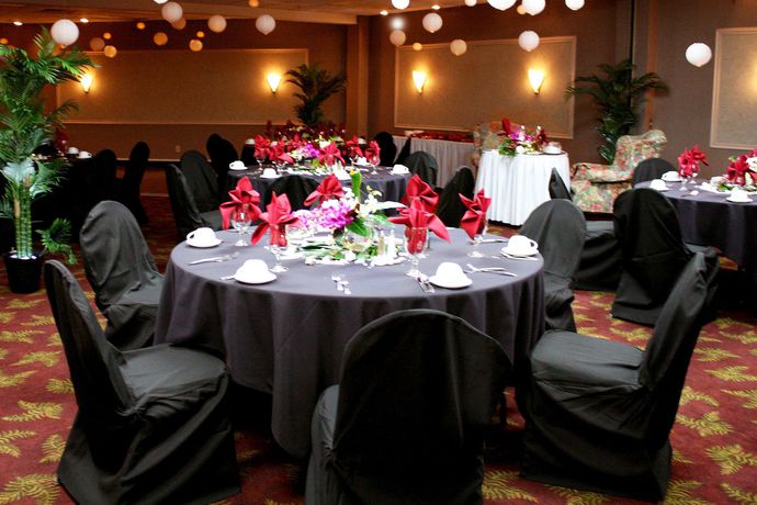 Imagen de los interiores del Hotel Rogue Regency Inn and Suites. Foto 13