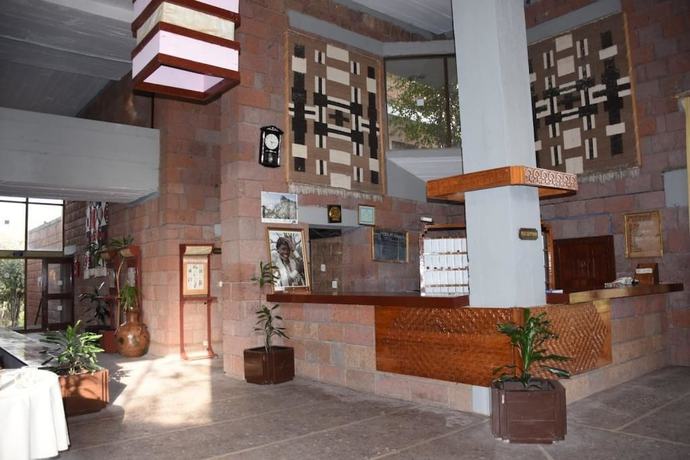 Imagen de los interiores del Hotel Roha. Foto 15