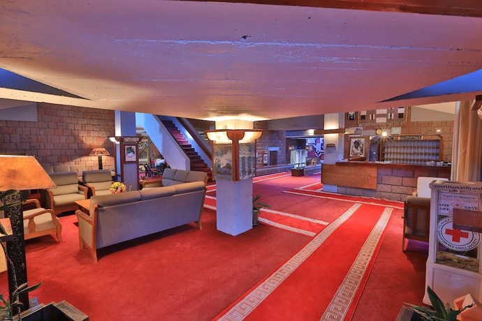 Imagen de los interiores del Hotel Roha. Foto 17