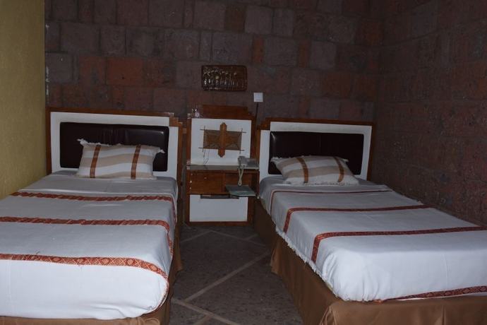 Imagen de la habitación del Hotel Roha. Foto 7