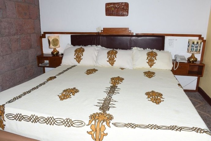 Imagen de la habitación del Hotel Roha. Foto 14