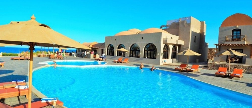 Imagen de la piscina del Hotel Rohanou Beach Resort and Ecolodge. Foto 16