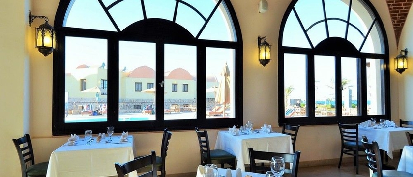 Imagen del bar/restaurante del Hotel Rohanou Beach Resort and Ecolodge. Foto 3