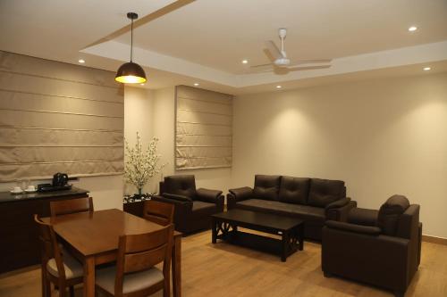 Imagen de la habitación del Hotel Rohika AAU-IGH. Foto 15