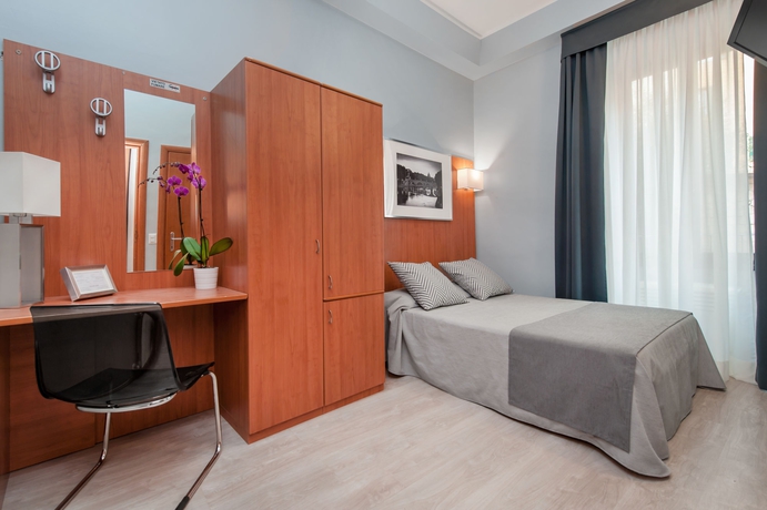 Imagen de la habitación del Hotel Roi. Foto 8