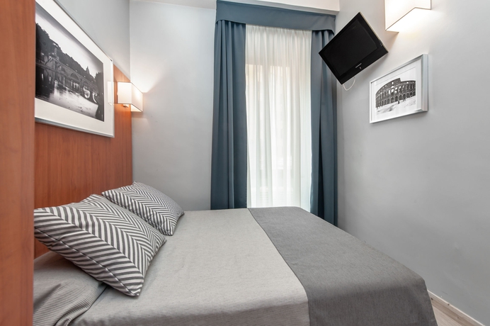Imagen de la habitación del Hotel Roi. Foto 11