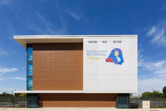 Imagen de los exteriores del Hotel Roi Soleil Prestige Plaisir - St Quentin. Foto 6