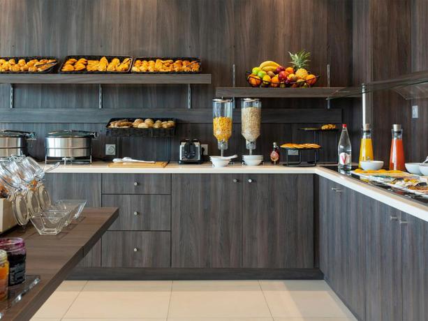 Imagen de los interiores del Hotel Roi Soleil Prestige Plaisir - St Quentin. Foto 7