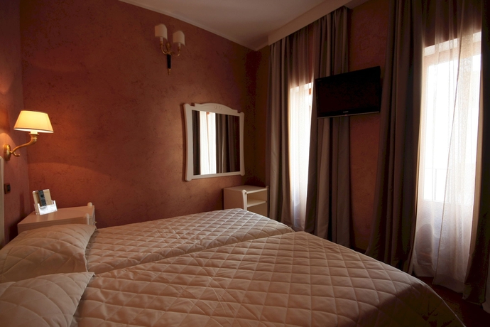 Imagen de la habitación del Hotel Rojan. Foto 6