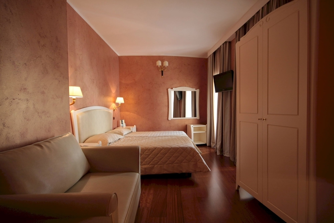 Imagen de la habitación del Hotel Rojan. Foto 7