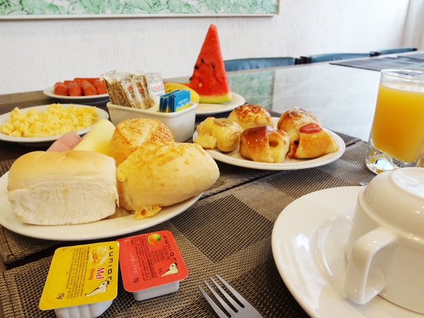 Imagen del bar/restaurante del Hotel Rojas All Suites. Foto 2