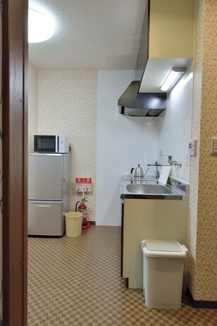 Imagen de la habitación del Hotel Rokuhara Inn. Foto 25