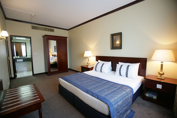 Imagen de la habitación del Hotel Rolla Suites. Foto 10