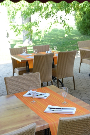 Imagen del bar/restaurante del Hotel Rolland. Foto 5