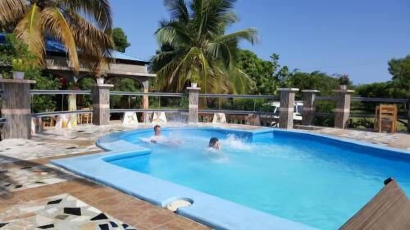 Imagen general del Hotel Rollanda. Foto 1