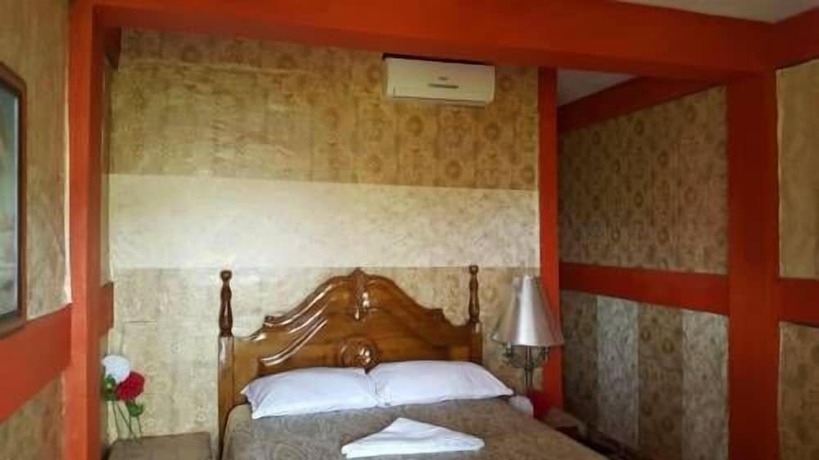 Imagen de la habitación del Hotel Rollanda. Foto 6