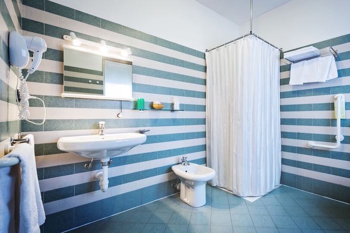 Imagen de la habitación del Hotel Roma, Aosta. Foto 10