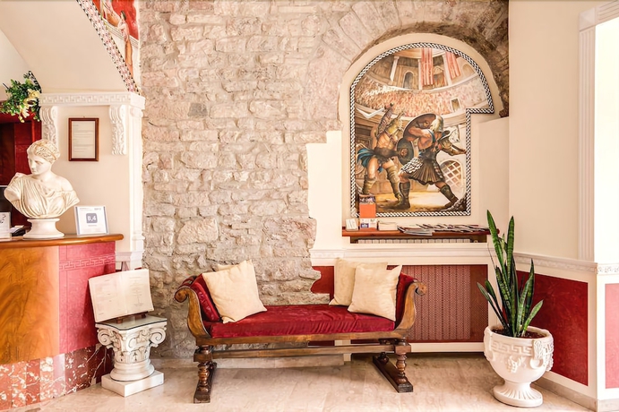 Imagen de los interiores del Hotel Roma, Asis. Foto 19