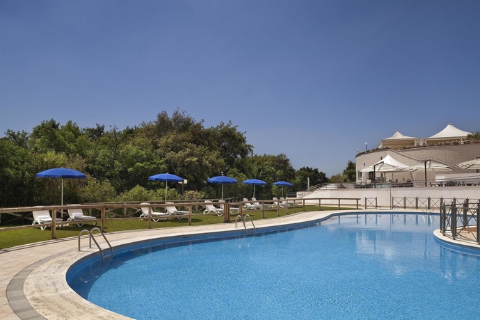 Imagen de la piscina del Hotel Roma Aurelia Antica. Foto 16