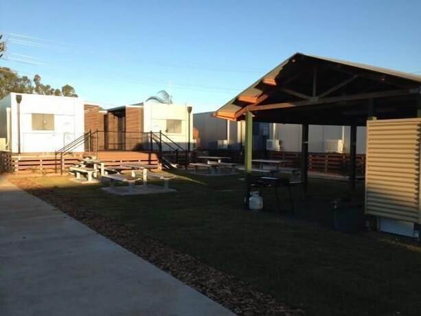 Imagen de los exteriores del Hotel Roma Aussie Tourist Park. Foto 37