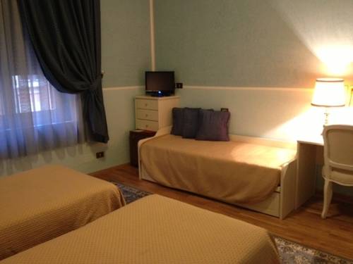 Imagen de la habitación del Hotel Roma, Bolonia. Foto 3