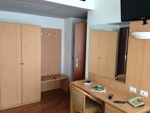 Imagen de la habitación del Hotel Roma, Cassano Magnago. Foto 4