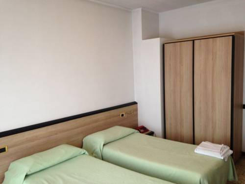 Imagen de la habitación del Hotel Roma, Cassano Magnago. Foto 6