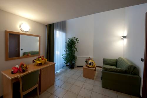 Imagen de la habitación del Hotel Roma, Cassano Magnago. Foto 9