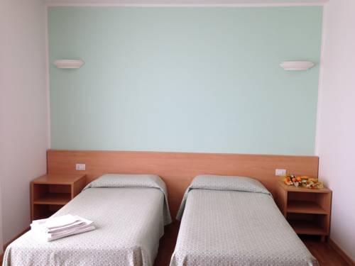 Imagen de la habitación del Hotel Roma, Cassano Magnago. Foto 12