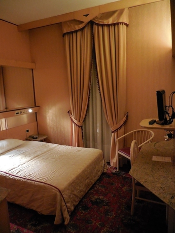 Imagen de la habitación del Hotel Roma, Cesano Boscone. Foto 4