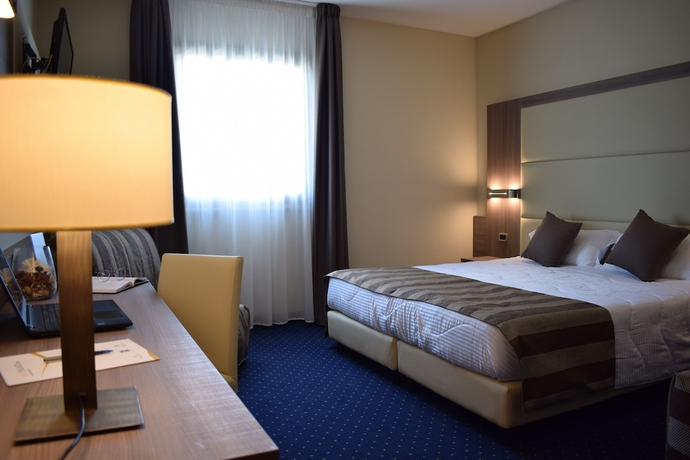 Imagen de la habitación del Hotel Roma Domus. Foto 9