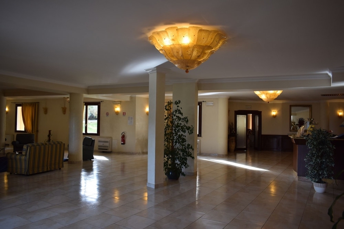 Imagen de los interiores del Hotel Roma Domus. Foto 17