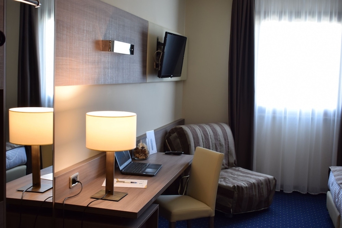 Imagen de la habitación del Hotel Roma Domus. Foto 15