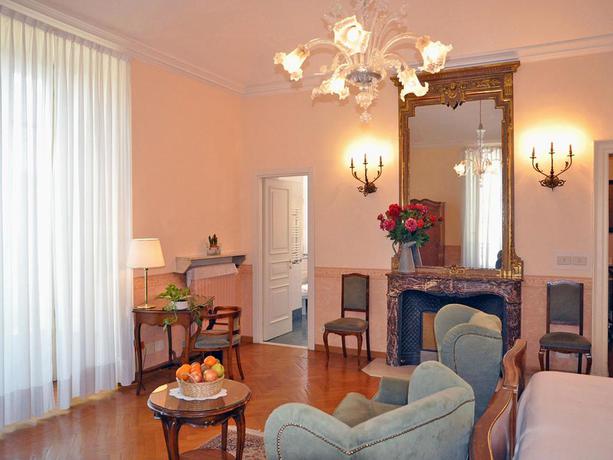 Imagen de la habitación del Hotel Roma E Rocca Cavour. Foto 6