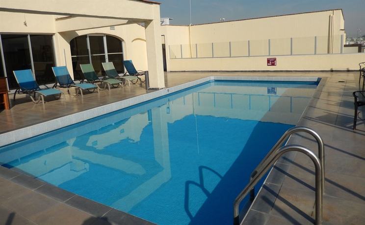 Imagen de la piscina del Hotel Roma Guadalajara. Foto 13