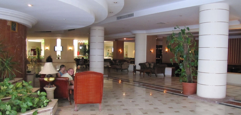 Imagen de los interiores del Hotel Roma Host Way Hotel & Aqua Park. Foto 5